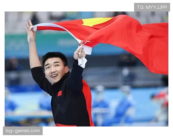 高亭宇朋友圈一顿就是几万，训练后竟被队友揪着去路边摊